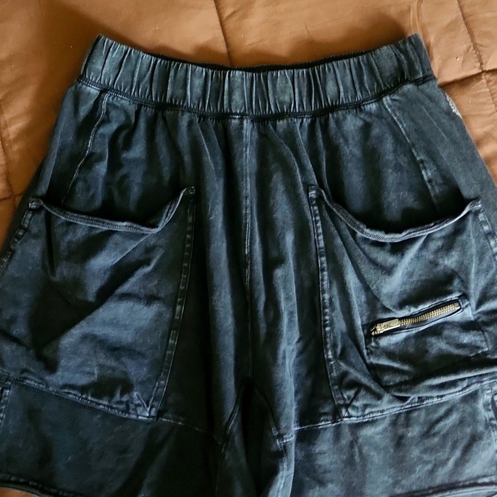FP Movement by Free People Black Cargo Slouch Lounge Shorts Size Small